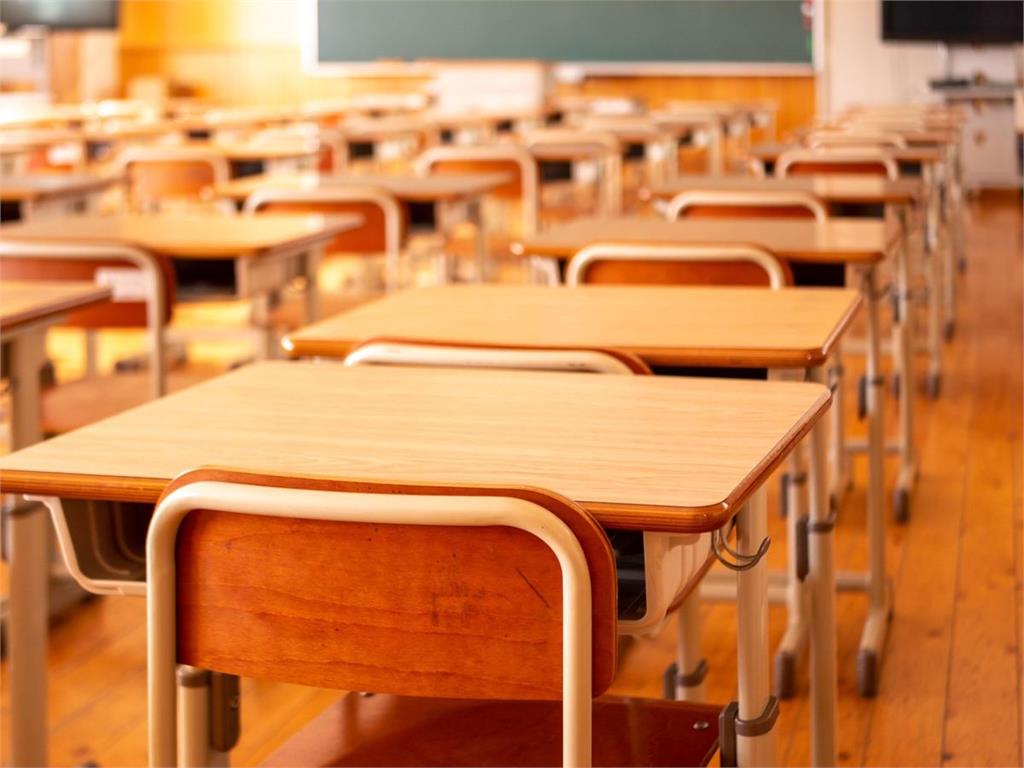一天兩名小學生校內「相繼離世」　師生悲痛：令人心碎