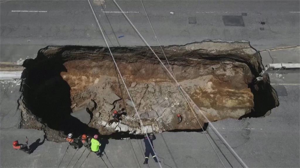 瓜地馬拉15米巨大天坑　吞沒車輛至少3傷2失蹤