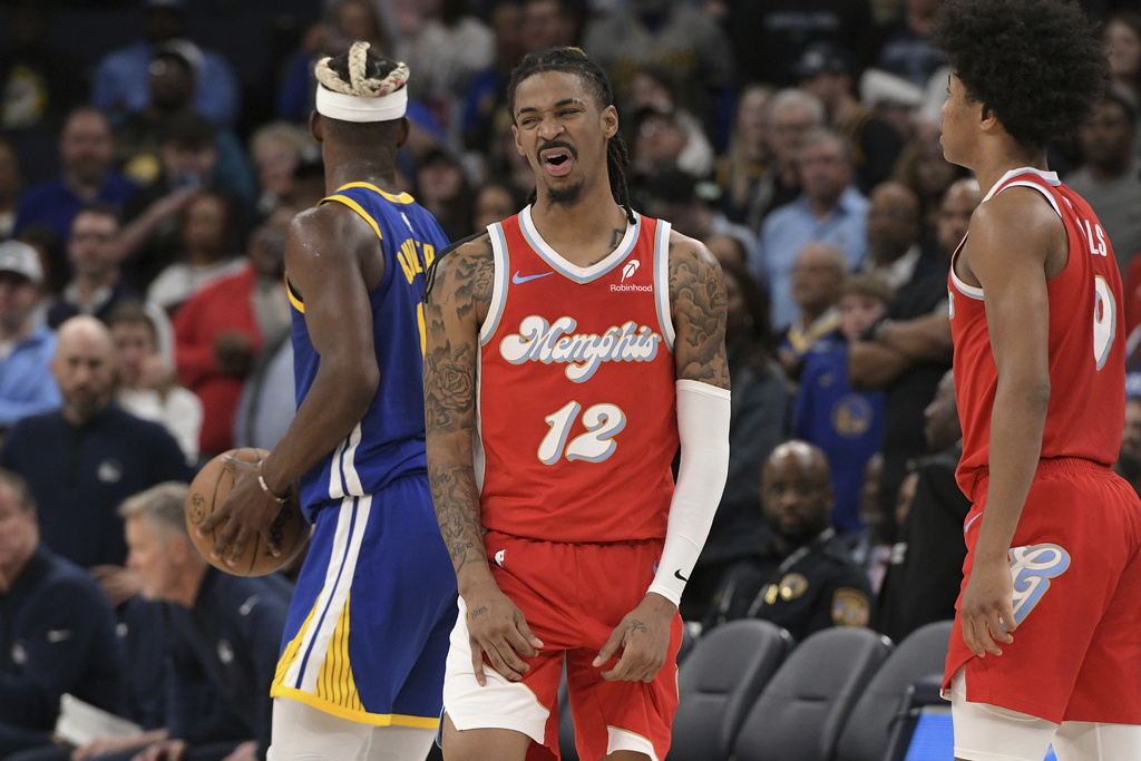 NBA(影)／灰熊當家球星輸球也輸風度?　Morant向勇士比手指槍太敏感