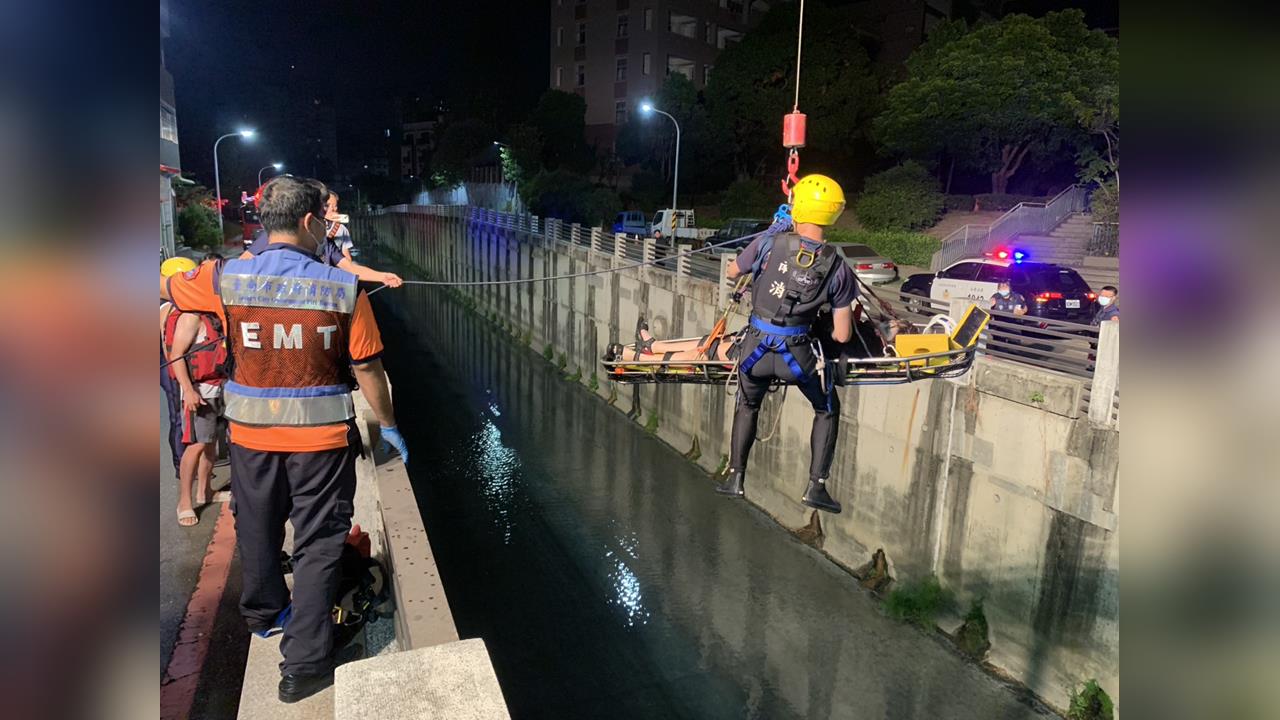 消防員幽會女網友!疑爆爭執女落水獲救 男怕遇「自己人」落跑身分仍曝光