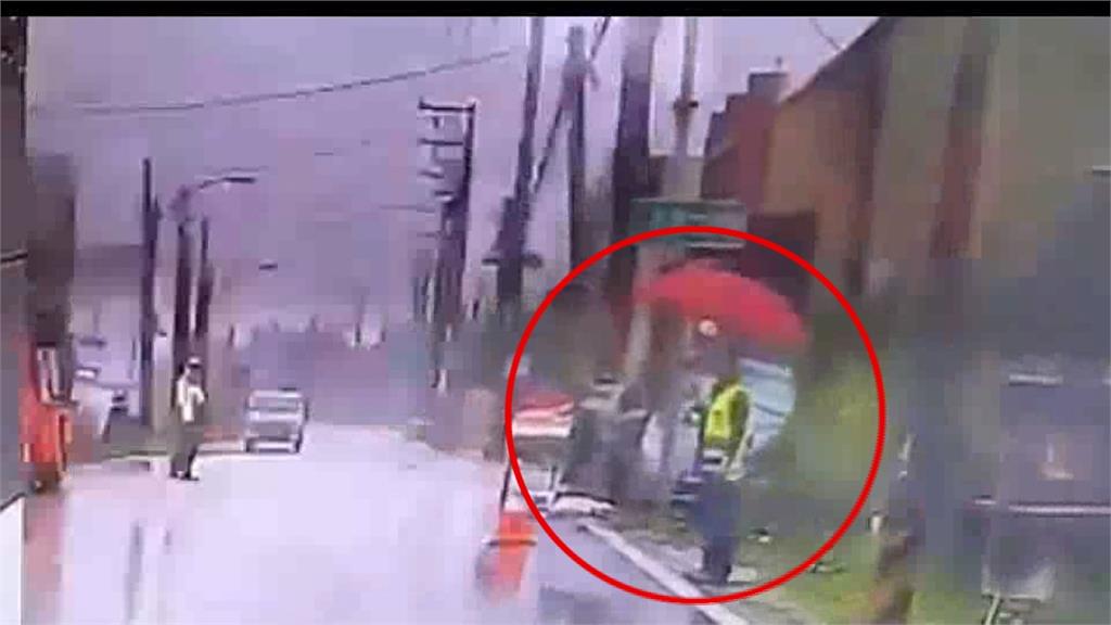 小客車失控自撞成廢鐵 女乘客傷重不治