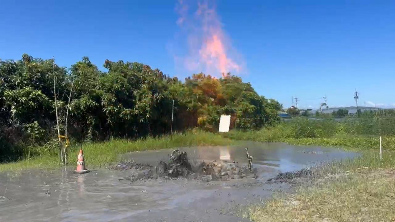 快新聞／壓力太大？強颱「巴威」強勢逼近　屏東萬丹泥火山先噴發了