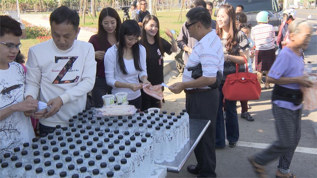 慶祝韓國瑜當選還是沾光？業者連三天送888份滷肉飯