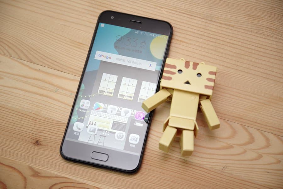 廣角搭配超廣角雙主鏡設計，以平價得到一切市場熱門技術的 ZenFone 4 高配版動手玩