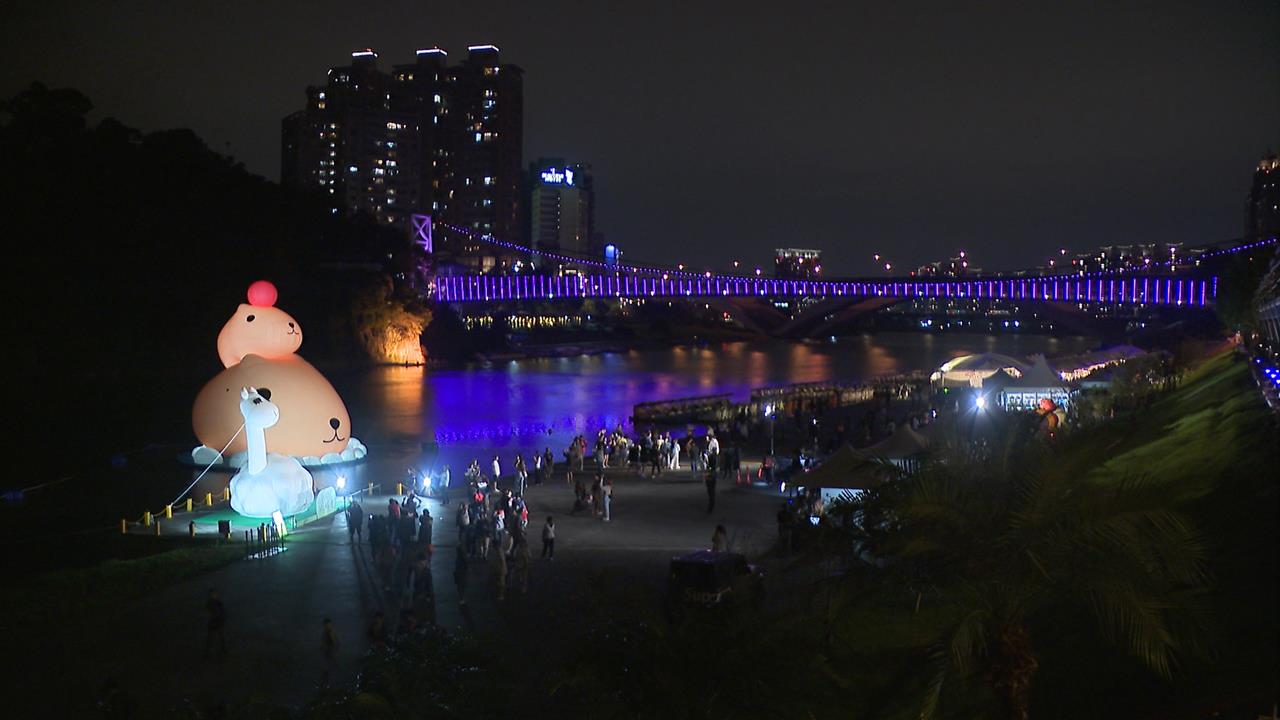 可愛爆擊! 12公尺高日本人氣IP「水豚君」萌進碧潭