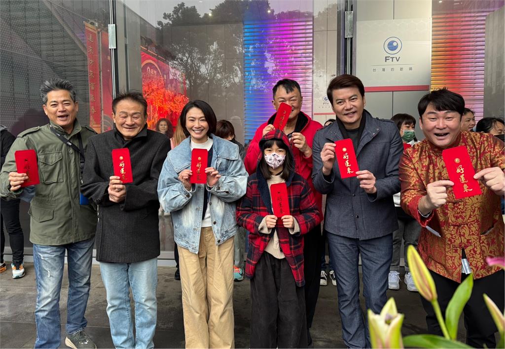 民視八點檔《好運來》新春開工團拜！侯怡君自爆新年「全壘打」