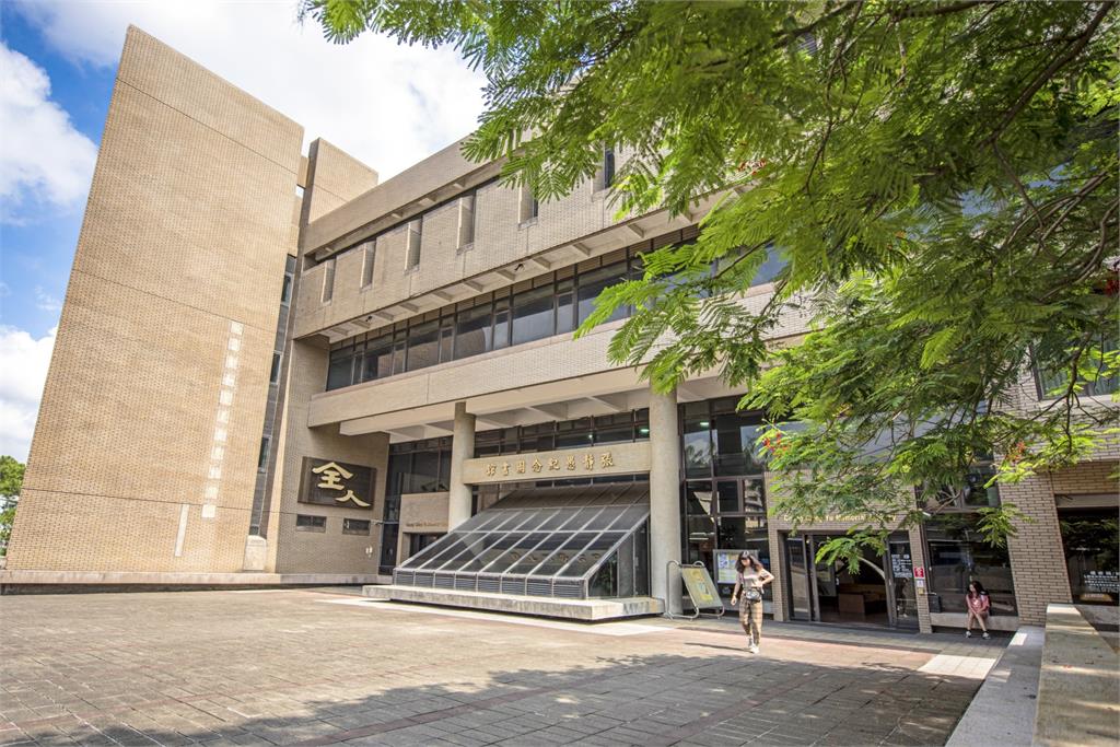 首屆台灣建築25年獎得獎揭曉　中原大學張靜愚紀念圖書館獲最高票肯定