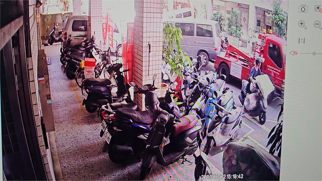 疑司機未固定廂型車前輪！　拖吊車「連掃12機車」險波及騎士