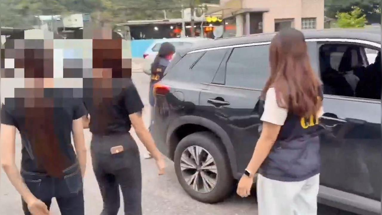 快新聞／勞役糾紛釀衝突！土城少觀所持刀棍叫囂　警方火速壓制逮人