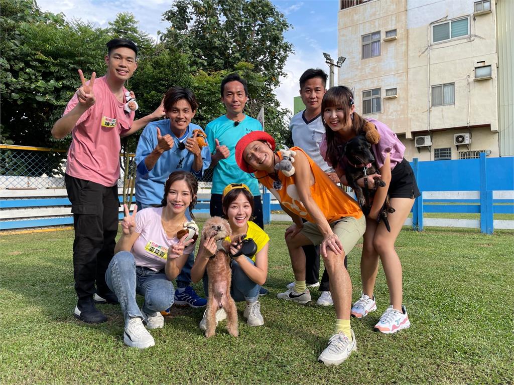 浩子首度公開愛犬任何姿勢都難不倒他！原來是阿翔扮演狗還咬陳大天的腿