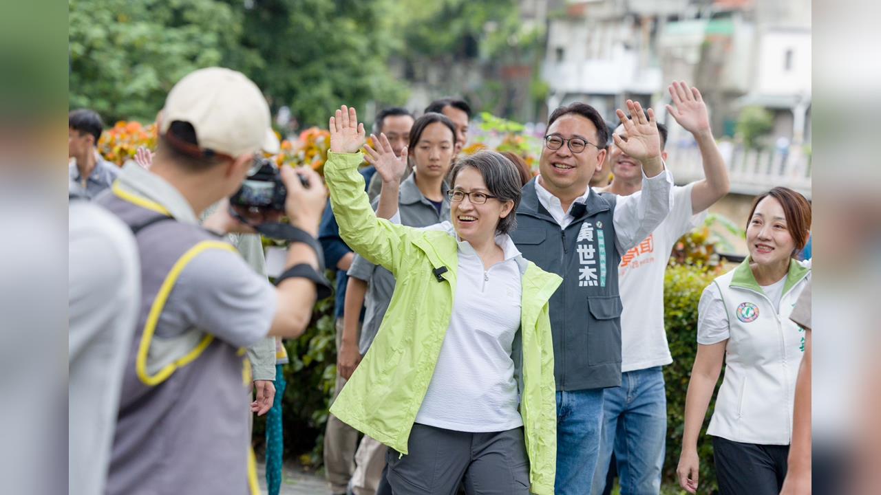 快新聞／蕭美琴桃園助選「中壢孩子」　黃世杰喊話：讓我擦亮「國門」