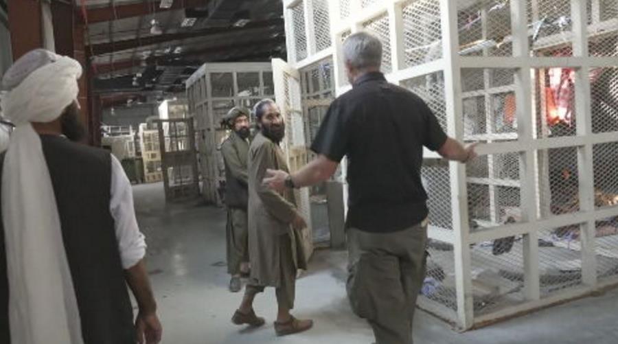 美軍撤退後的阿富汗巴格蘭空軍基地　大型監獄罕見曝光