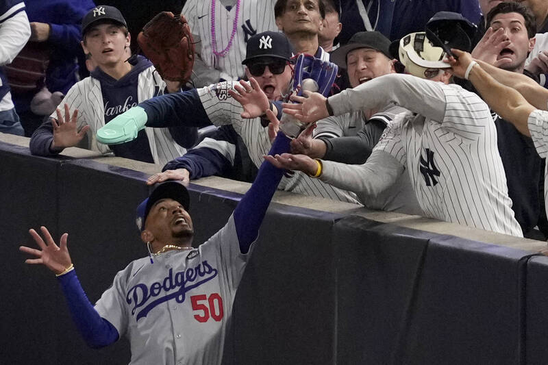 MLB／世界大賽搶球大聯盟祭重罰！2球迷「終生」不得再進場