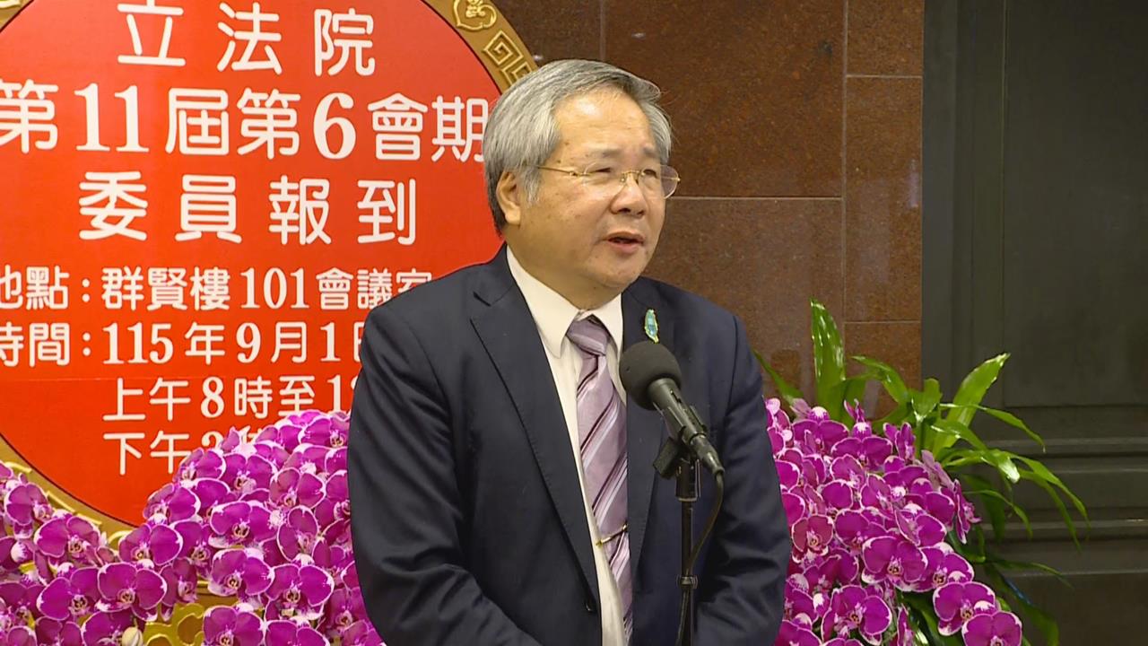 快新聞／立法院新會期來了！他搶頭香報到　稱黃偉哲因1事嚇到臉色發青