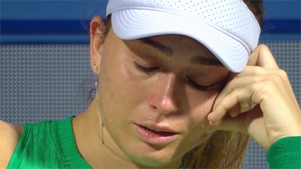 杜拜女網賽心碎場面　西班牙女將波多薩受傷退賽痛哭