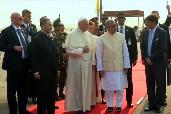 教宗抵孟加拉 在達卡會見洛興雅人