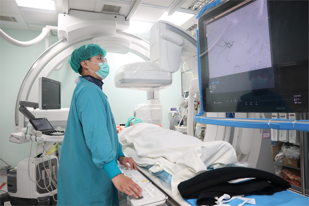 車禍外傷不明顯卻引發休克?桃園醫院「經動脈血管內栓塞術」成功搶命