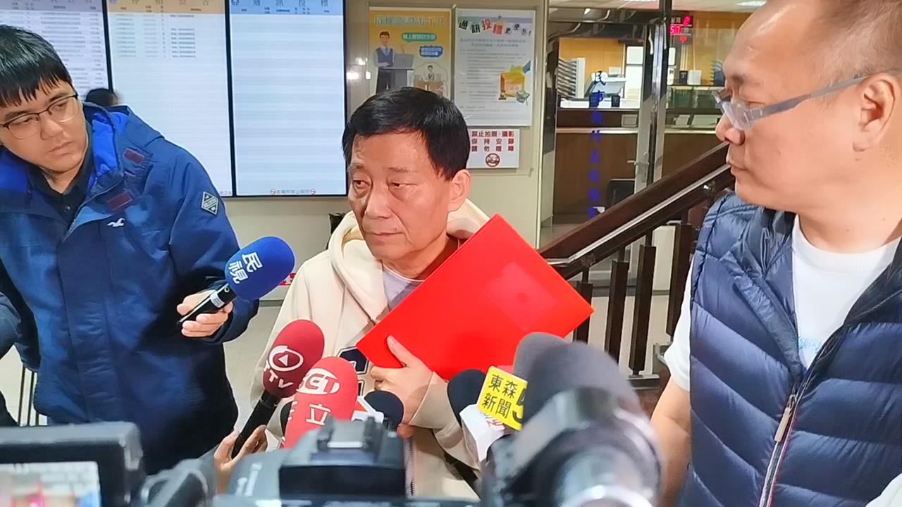 快新聞／畢書盡父親涉逃漏稅676萬2度被通緝　低調現身法院辯「不知情」