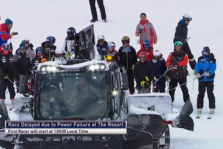 加拿大滑雪比賽 選手「被拖吊」上山比賽