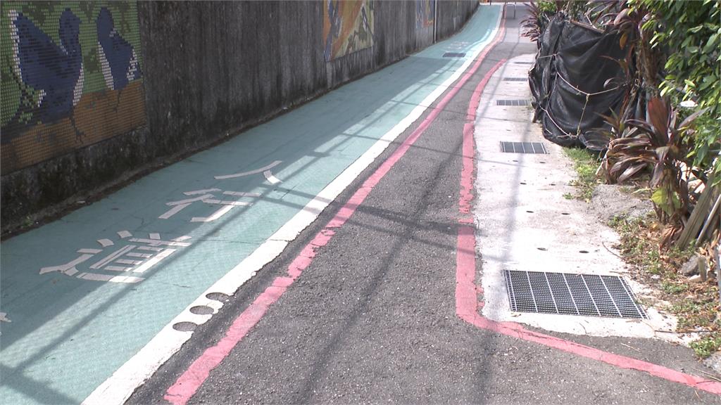 新北汐止喜鵲巷「路寬僅腳長」　禁行汽機車仍見人車爭道