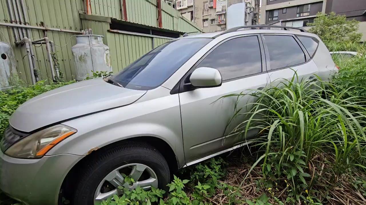 快新聞/修車廠崩潰!百萬休旅車主消失7年 業者自掏腰包租地停車