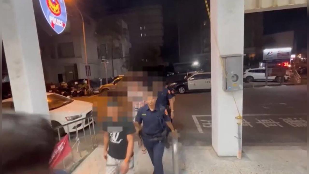 快新聞／花蓮街頭鬥毆！安全帽成「武器」　21歲男遭4人圍毆頭破血流
