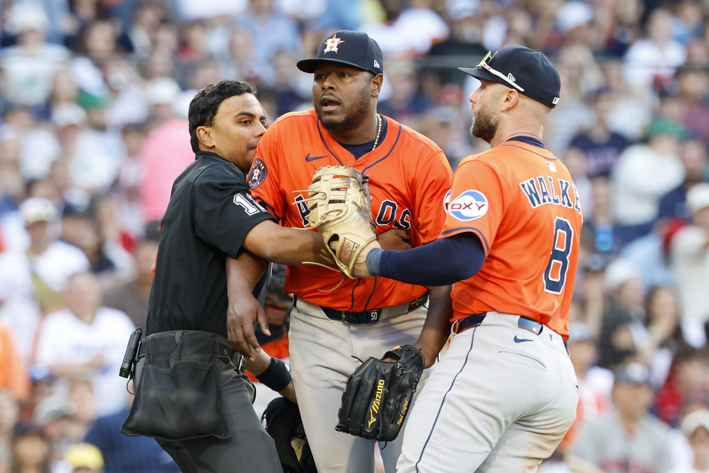 MLB(影)/兩支有偷暗號前科的球隊差點打起來!故意製造投手犯規成導火線