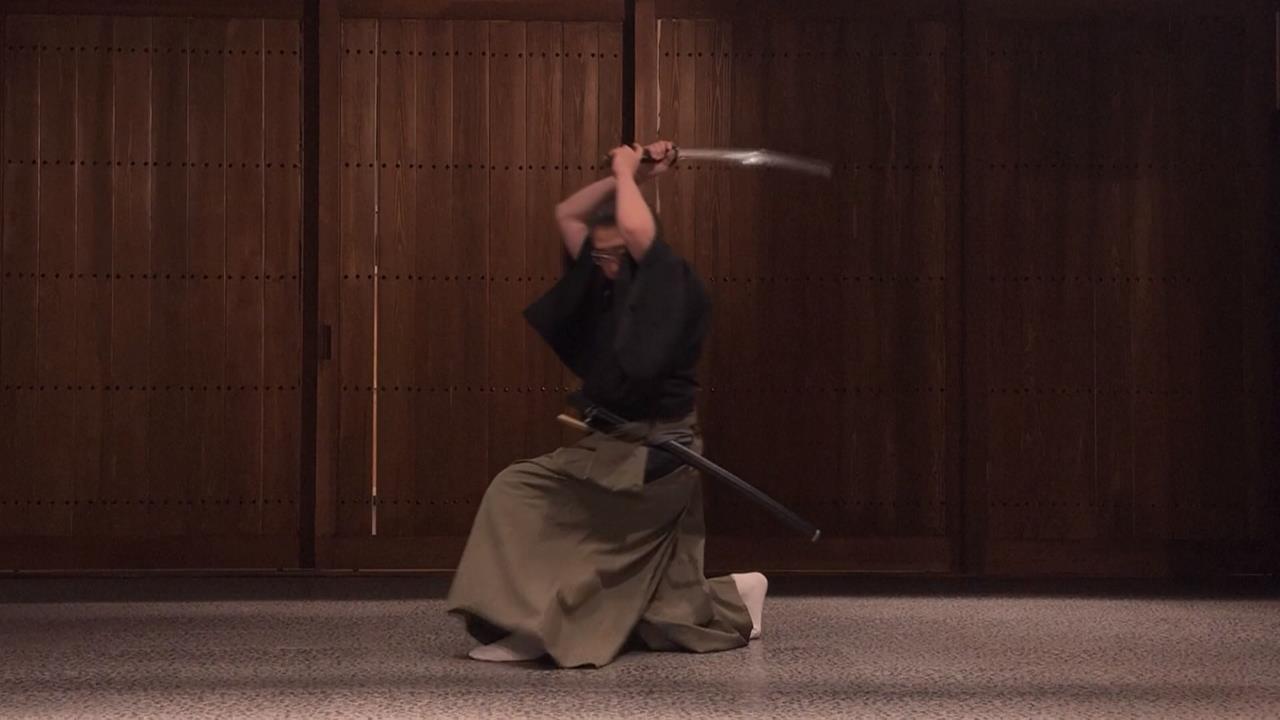 日本新景點！　新宿武士博物館　遊客體驗穿盔甲、握武士刀