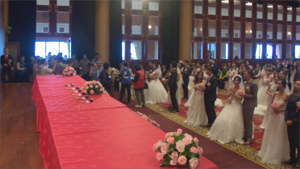 中華電信辦集團結婚　88對新人收一萬元紅包
