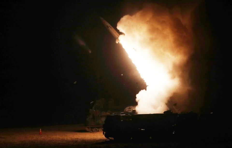 北朝鮮試射彈道飛彈隔天   美國和南韓發射4枚飛彈回應