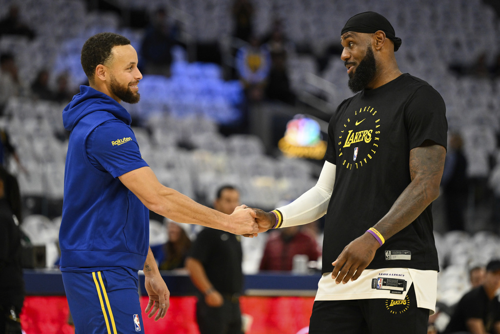 NBA(影)/打出史詩級聖誕大戰!詹皇感性:不知道還能跟柯瑞對決幾次