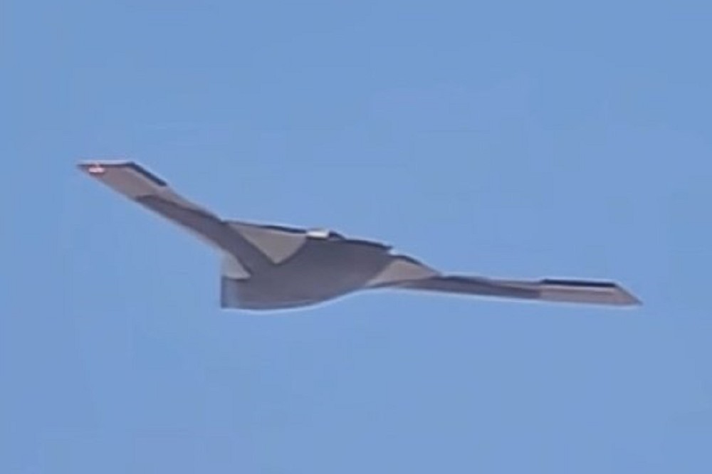 【有片】中國超大型匿蹤無人機GJ-X試飛畫面曝　翼展近B-21、塗裝宛如「空中幻影」