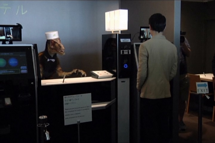 日本「怪奇旅館」  接待員竟是一隻恐龍！