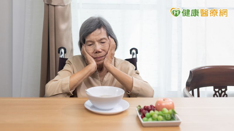 年紀漸長腸胃更不順？醫：改變生活與篩檢才是關鍵