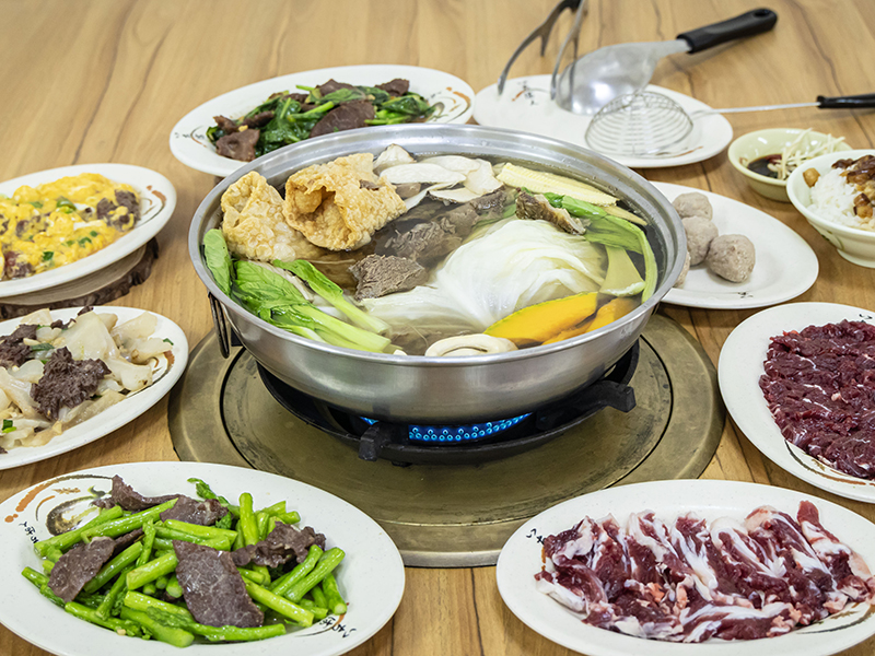 佳里人都在吃!溫體牛肉新鮮現切 獨家「牛腩爐」聚餐首推!