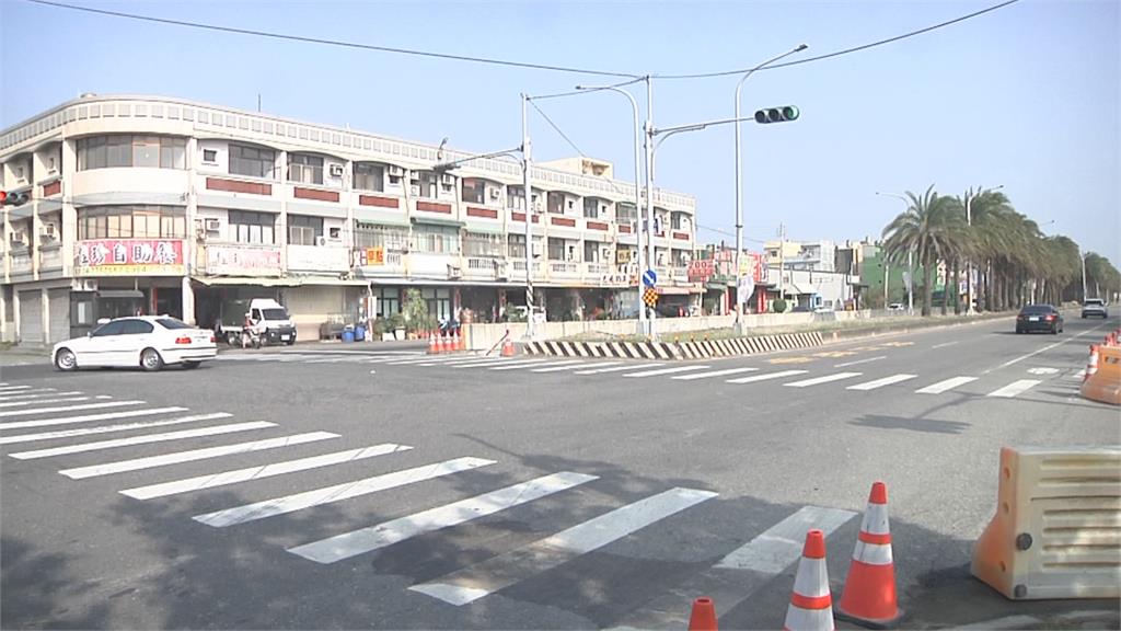 最速車禍？移工急剎害後車追撞　違規迴轉遭直行車輛撞飛