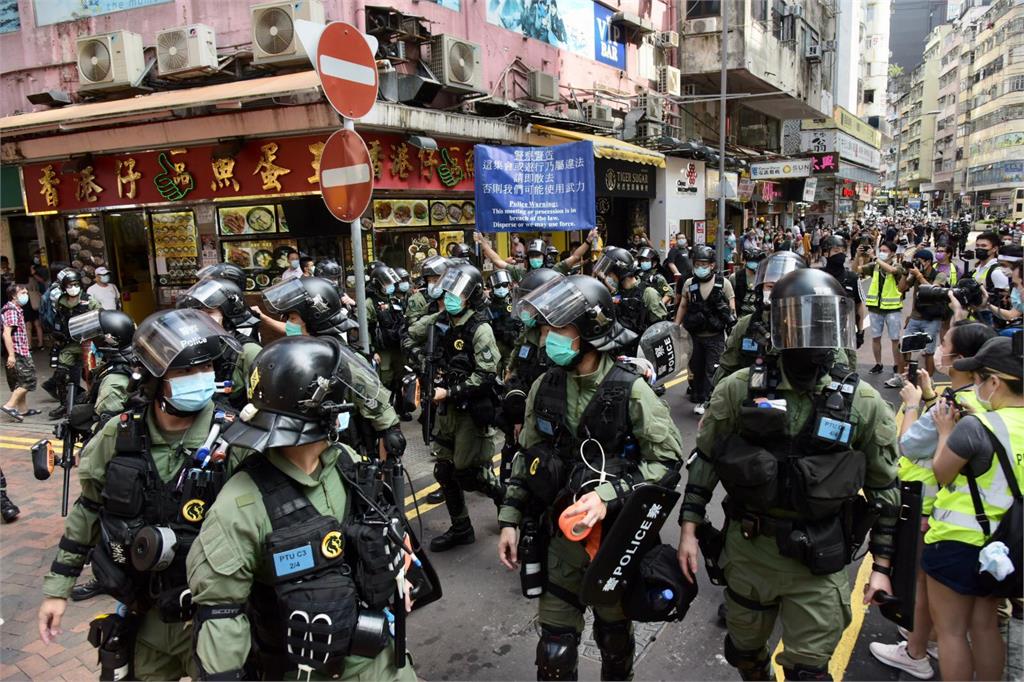 快新聞／港人九龍遊行訴求重啟選舉 油麻地一帶至少30人被捕