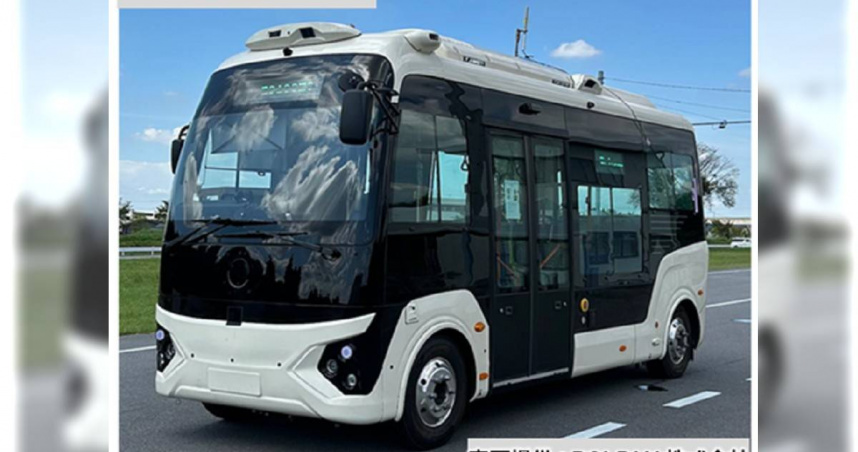 東京自駕公車「突衝撞路樹」釀1傷 當局緊急暫停測試