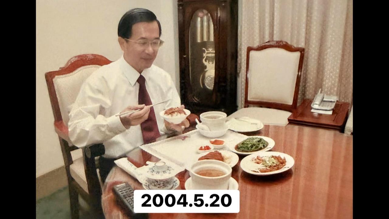 曬照挺鬍鬚張喊「政治歸政治」　陳水扁：別消費店家替自己加戲