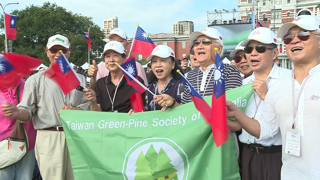 挺蔣萬安大布條進國慶大典會場！　議員痛批公然挑釁