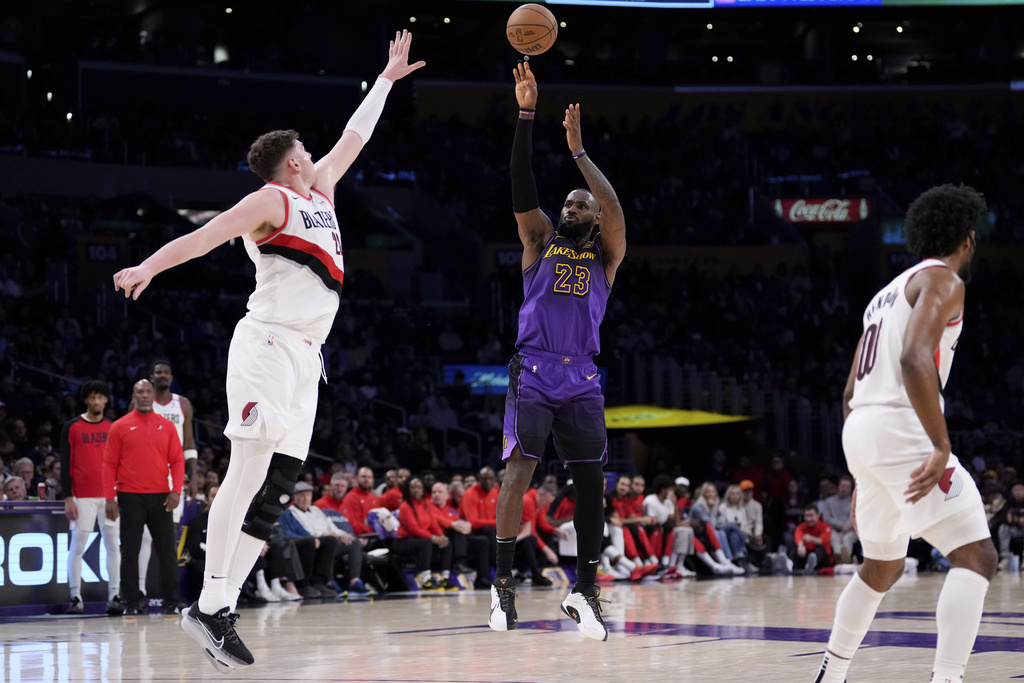 NBA／40歲詹皇依然一尾活龍!　對拓荒者轟38分獲勝追平一項「神」之紀錄