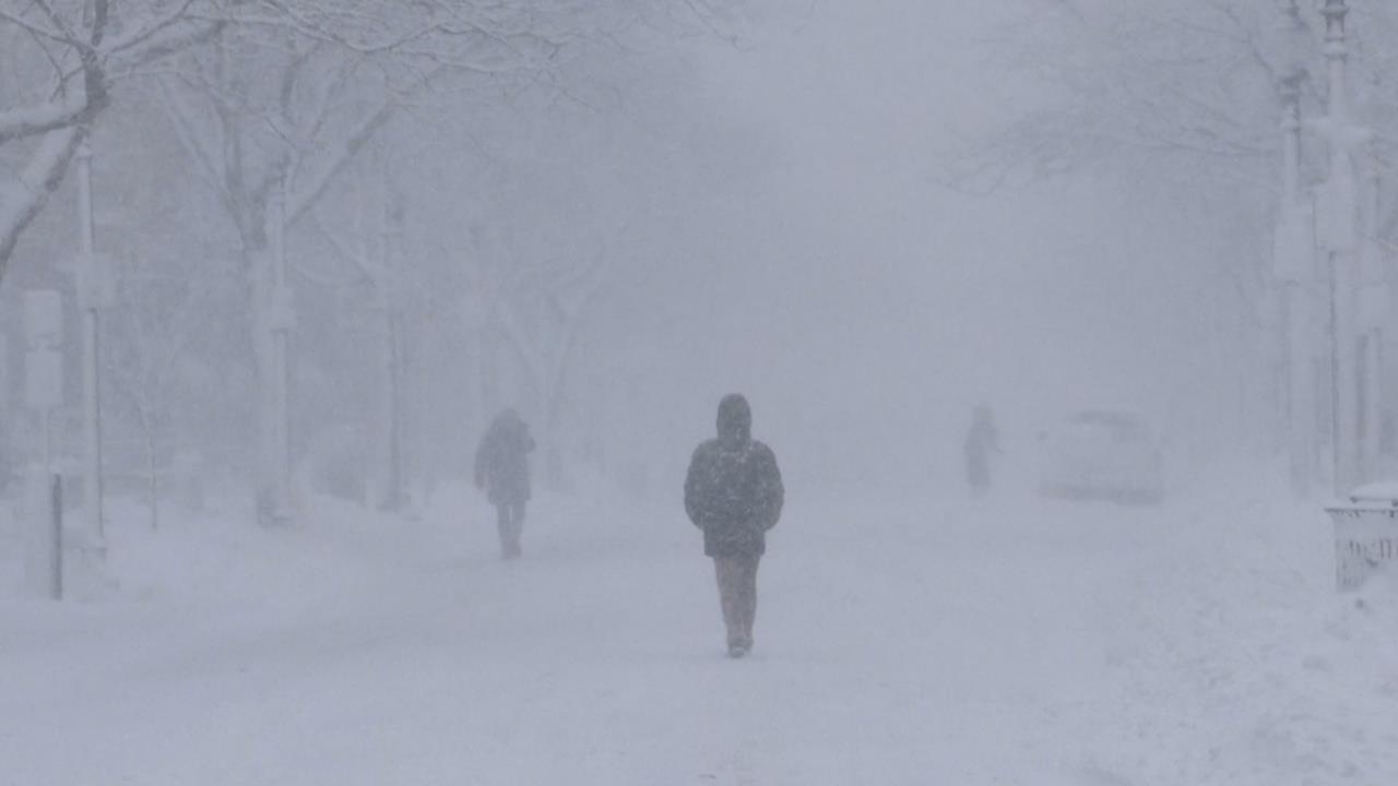 暴風雪襲擊美國東岸影響4千萬人　7州宣布進入緊急狀態　紐約市放「大雪假」