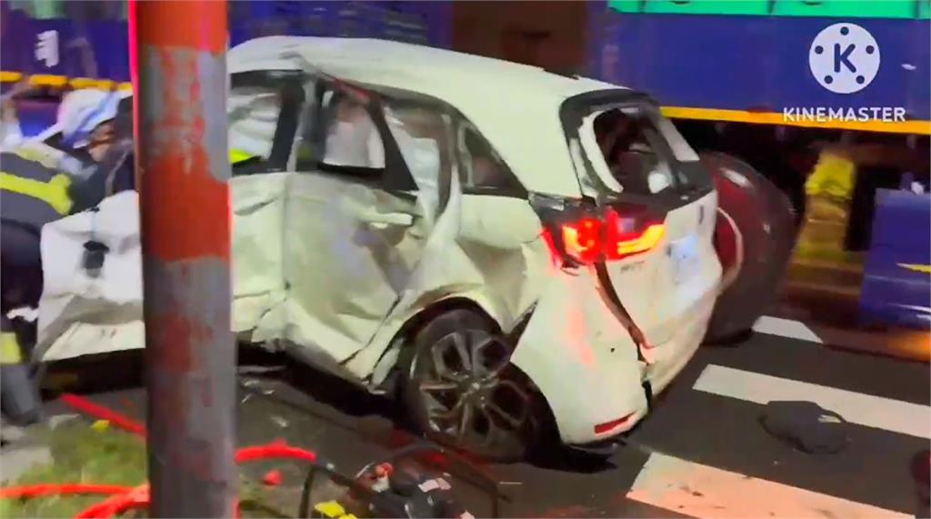 快新聞／宜蘭五結深夜重大車禍！與聯結車碰撞　小客車3死2傷