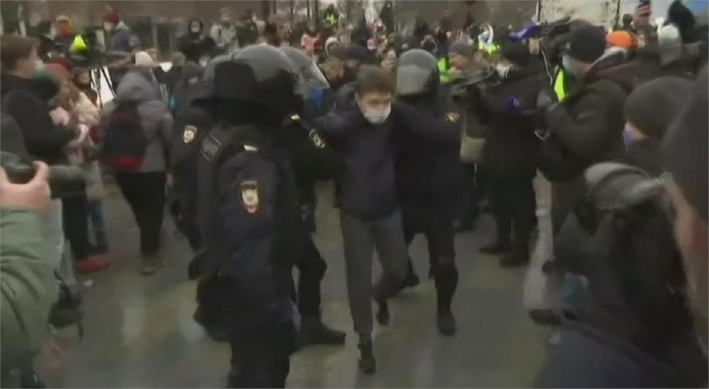 俄羅斯示威遍地開花 力挺反對派領袖納瓦尼