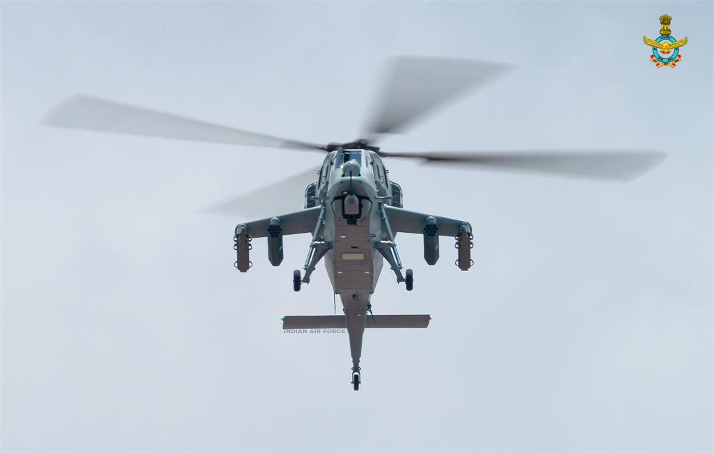 快新聞／印度空軍直升機墜毀機上14人僅1人生還　國防參謀長搶救不治享壽63歲