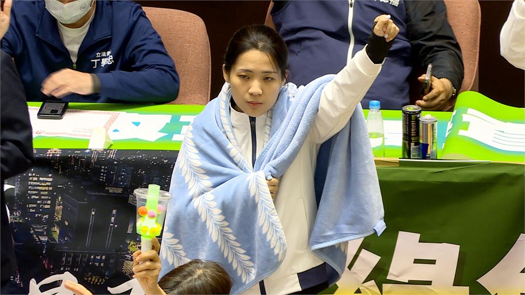 大姑尪杜秉澄當庭爆料！　徐巧芯遭控涉潛艦聲紋等3案