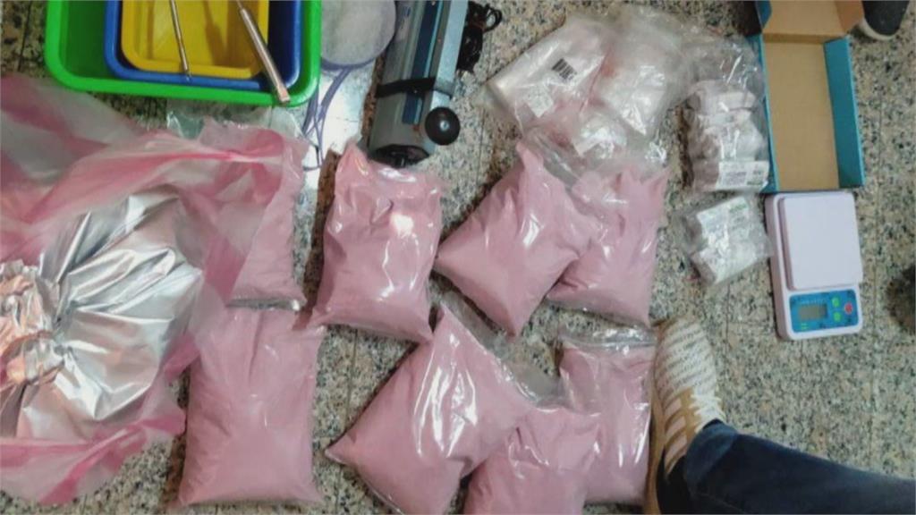 透天厝變毒品分裝場 警攻堅起獲大批毒品