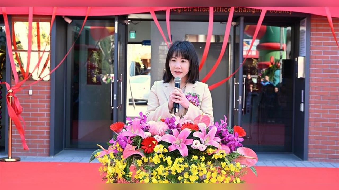 快新聞／縣長提名內鬨！謝典霖頻轟姐「不顧家人」　謝衣鳯：參選到底