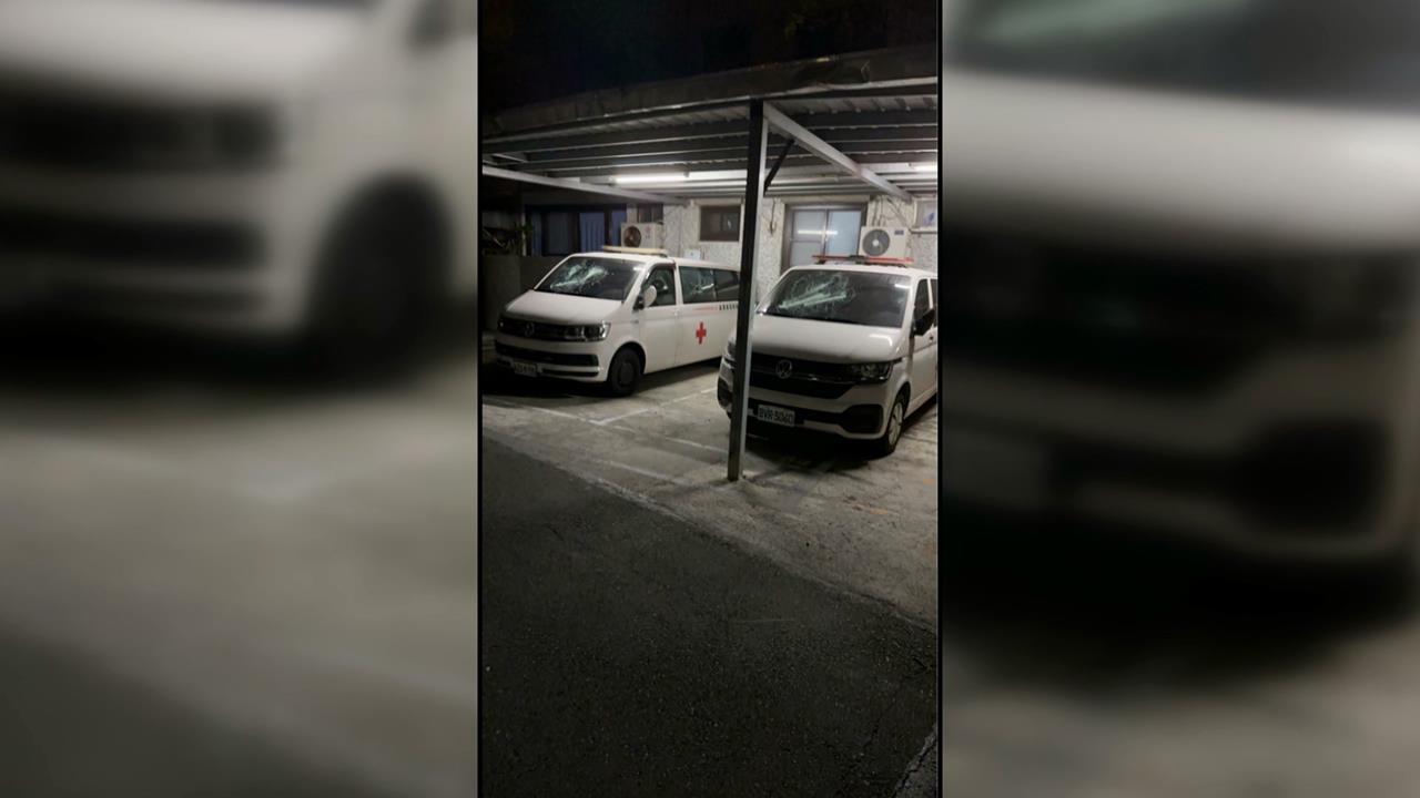 葬儀社老闆疑不滿前員工自立門戶 砸毀2救護車後逃逸、1嫌犯落網