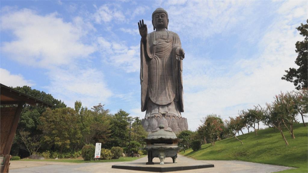 世界最大青銅佛像大掃除　日本專家分享「40層樓高空」清潔心情